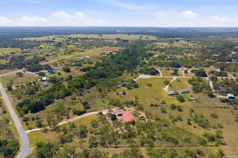 994 Quail Run, Lytle, TX 78052 photo 6