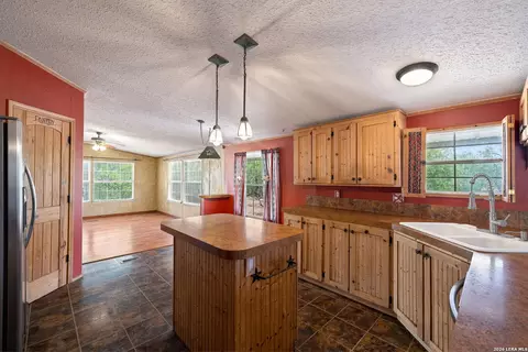 994 Quail Run, Lytle, TX 78052 photo 19