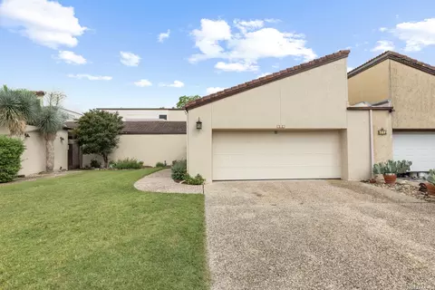 362 Englewood Dr, Kerrville, TX 78028
