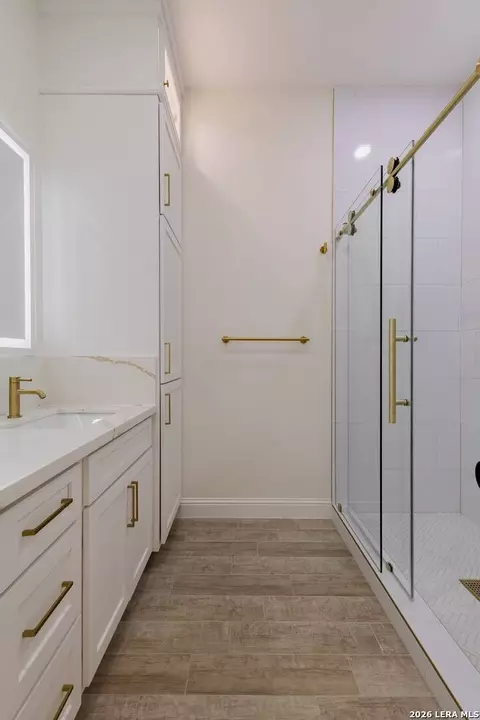 Bath - 3127 Jacob Dr, Eagle Pass, TX 78852 photo 4 of 7