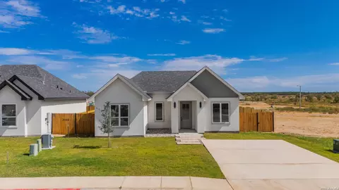 Exterior - 3127 Jacob Dr, Eagle Pass, TX 78852 photo 2 of 8