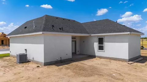 Exterior - 3127 Jacob Dr, Eagle Pass, TX 78852 photo 4 of 5