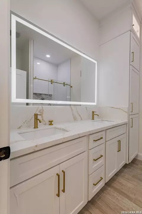Bath - 3127 Jacob Dr, Eagle Pass, TX 78852 photo 2 of 7