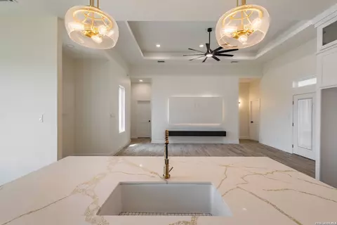 Living - 3127 Jacob Dr, Eagle Pass, TX 78852 photo 4 of 7