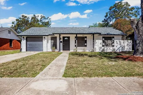 5027 Creekmoor Dr, San Antonio, TX 78220