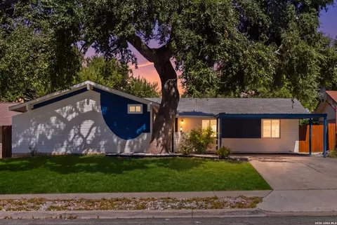7423 Meadow Hl, San Antonio, TX 78251