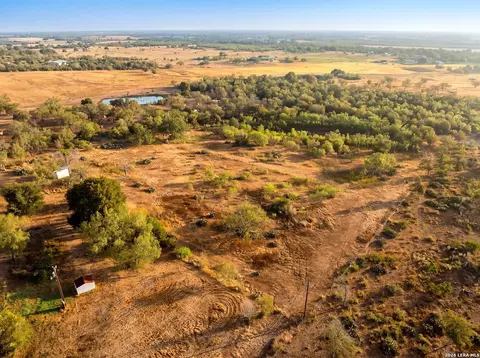14339 Fm 775, La Vernia, TX 78121