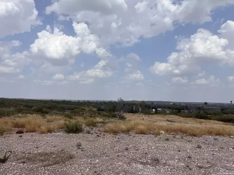 368 Paseo Del Lago, Eagle Pass, TX 78852 photo 3