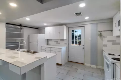 Kitchen - 4434 Mountain Pass, Von Ormy, TX 78073 photo 1 of 3