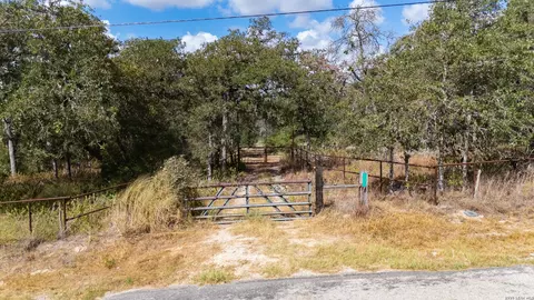 796 Blue Stem Rd, Seguin, TX 78155
