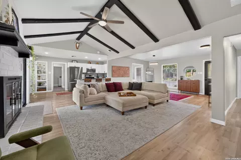 5042 Sierra Madre, San Antonio, TX 78233