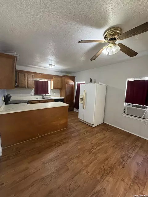 Kitchen - 112 Fernandez, Devine, TX 78016 photo 1 of 4