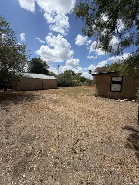 Exterior - 112 Fernandez, Devine, TX 78016 photo 5 of 5