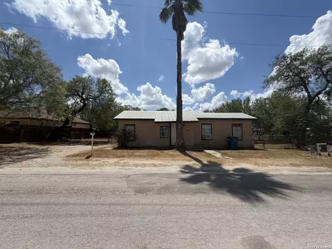 Exterior - 112 Fernandez, Devine, TX 78016 photo 2 of 5