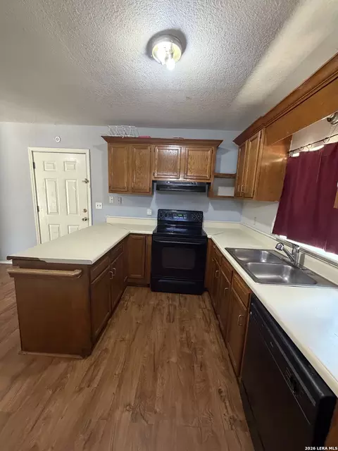 Kitchen - 112 Fernandez, Devine, TX 78016 photo 3 of 4