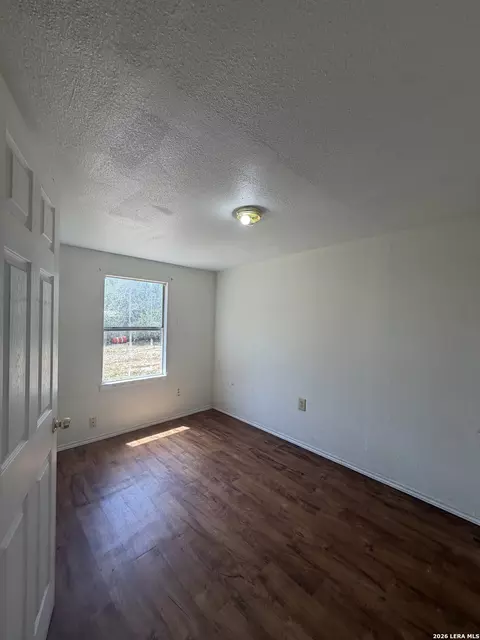Bedroom - 112 Fernandez, Devine, TX 78016 photo 2 of 2
