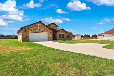 Exterior - 100 W Short Meadow Dr, Lytle, TX 78052 photo 3 of 7
