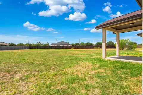 Exterior - 100 W Short Meadow Dr, Lytle, TX 78052 photo 6 of 7