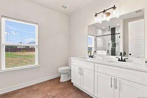 Bath - 100 W Short Meadow Dr, Lytle, TX 78052 photo 1 of 3