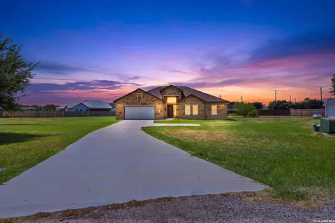 Exterior - 100 W Short Meadow Dr, Lytle, TX 78052 photo 2 of 7