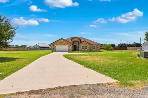 Exterior - 100 W Short Meadow Dr, Lytle, TX 78052 photo 5 of 7