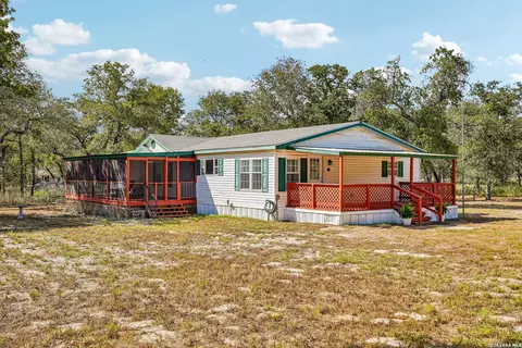 177 Longhorn Rd, Stockdale, TX 78160