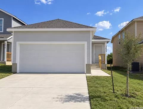 3823 Moon Hill Rd, Marion, TX 78132