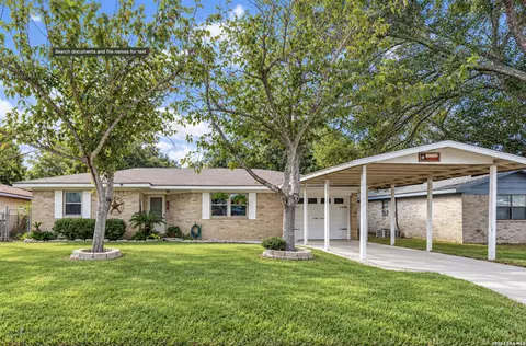 304 Sunflower, Marion, TX 78124