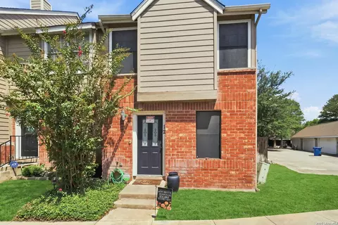 12 Cross Cyn, San Antonio, TX 78247