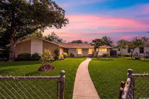 410 Bonair Dr, San Antonio, TX 78222