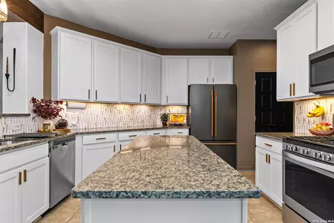 Kitchen - 8697 Stackstone, Schertz, TX 78154 photo 2 of 5