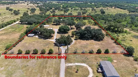 158 River Valley Rd, Rio Frio, TX 78879