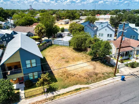 421 Labor St, San Antonio, TX 78210