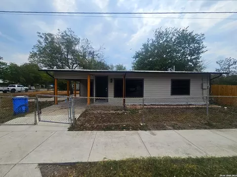 753 San Antonio, Seguin, TX 78155