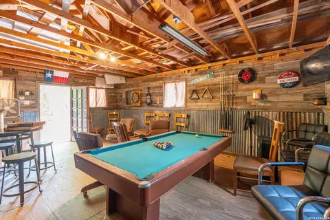 2114 Terminal Loop Rd, Mcqueeney, TX 78123