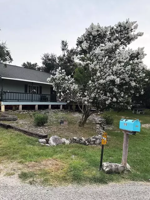 310 Riviera Dr, Canyon Lake, TX 78133