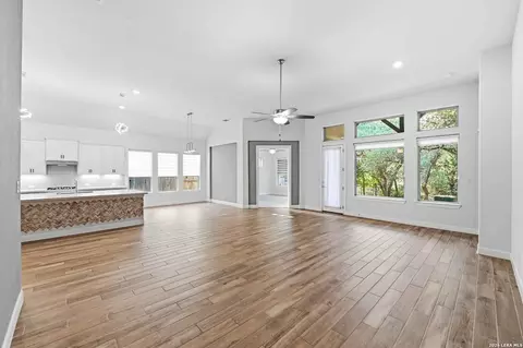 110 Stablewood Ct, Boerne, TX 78006