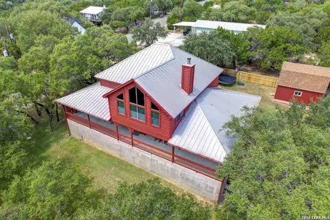 138 Canyon Crk, Canyon Lake, TX 78133