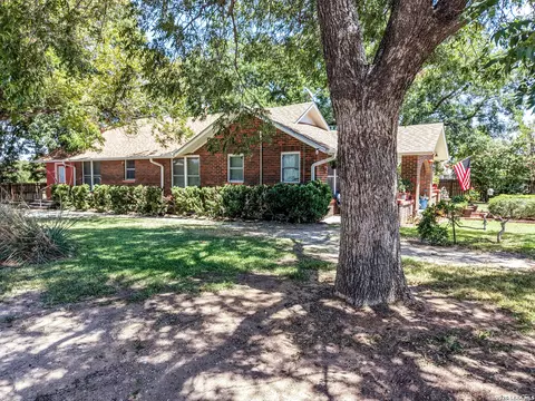 Exterior - 509 E Almante Ave, De Leon, TX 76444 photo 3 of 10