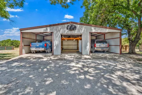 Exterior - 509 E Almante Ave, De Leon, TX 76444 photo 9 of 10