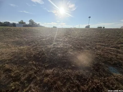 23034 White Hickory, Elmendorf, TX 78112