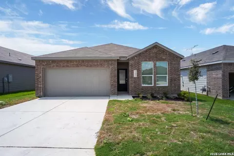 1336 Apron Trl, New Braunfels, TX 78130