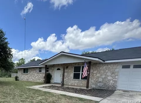 303 Dry Hollow Rd, La Vernia, TX 78121
