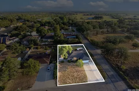 View/Area - 302 Bain Dr, Devine, TX 78016 photo 1 of 4