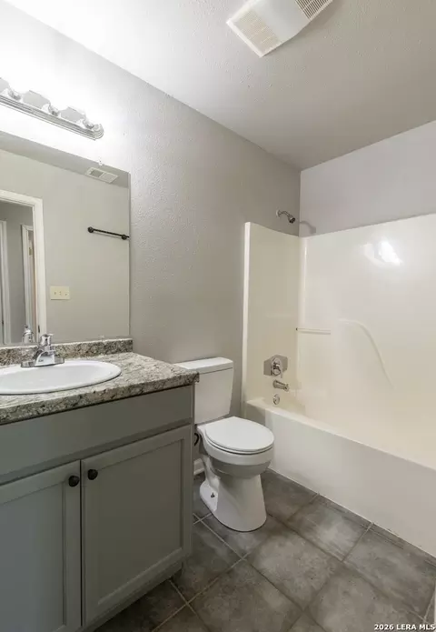 Bath - 302 Bain Dr, Devine, TX 78016 photo 2 of 2