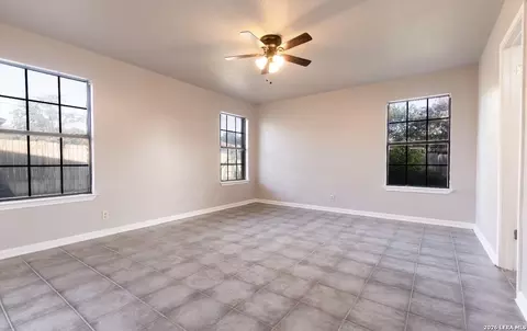 Living - 302 Bain Dr, Devine, TX 78016 photo 1 of 4