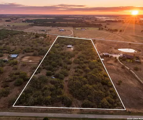 812 County Road 415, Stockdale, TX 78160