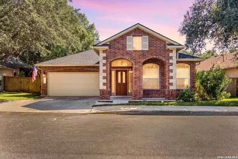30 Amber Frst, Hollywood Park, TX 78232