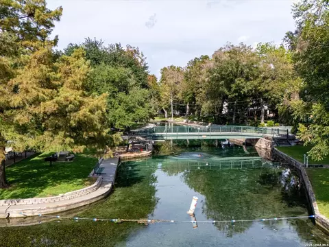 1070 Hayselton, New Braunfels, TX 78130