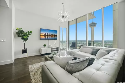 610 E Market UNIT 2909, San Antonio, TX 78205